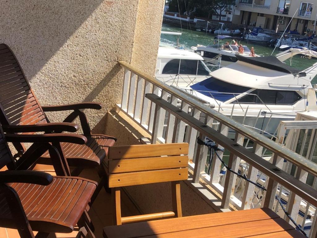 Port Ambar - Apartamento En La Marina De Empuriabrava - Balcon Con Vistas Al Canal - Playa - Wifi מראה חיצוני תמונה